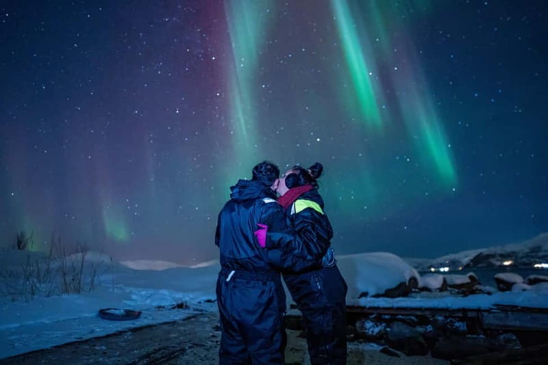 Tromsø: Northern Lights Tour with Hot Drinks and Snacks - Warm Beverages, Snacks, and Campfire Fun