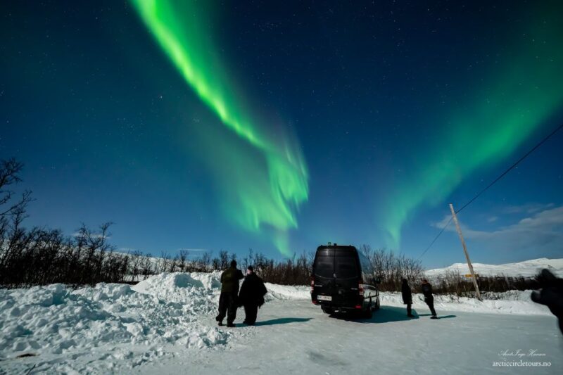 Tromsø: Northern Lights Tour with Photos, Hot Meal & Drinks - The Guides and Their Expertise