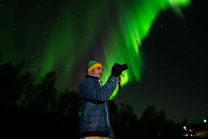 Tromso: Photograph the Northern Lights with an English/Spanish Photographer, Minibus - Scientific Insights Into the Aurora Borealis
