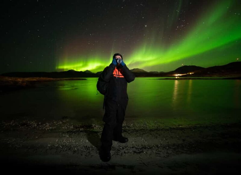 Tromso: Photograph the Northern Lights with an English/Spanish Photographer, Minibus - Suitability and Physical Considerations