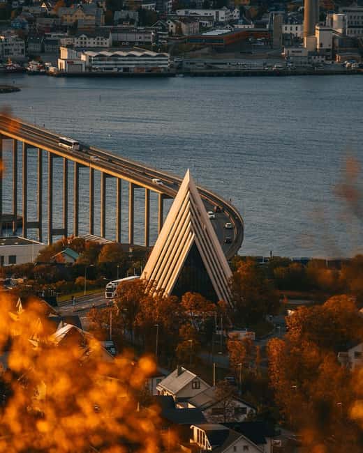 Tromsø: Private Car City Excursion with a Local - Visiting the Magic Ice Bar for a Unique Break