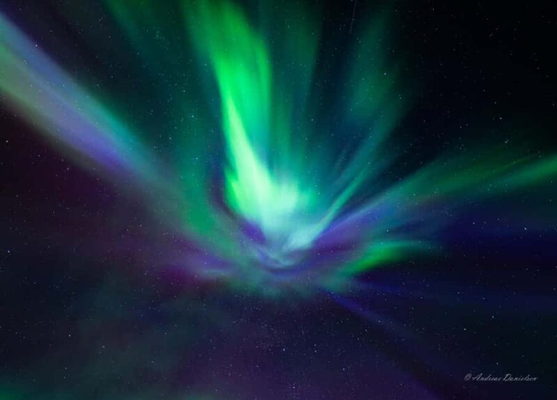 Tromsø: Private Northern Lights Minibus Tour with Photos - Key Points