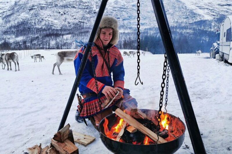 Tromsø: Reindeer Experience at a Sami Camp - Shopping for Sami Handicrafts and Souvenirs