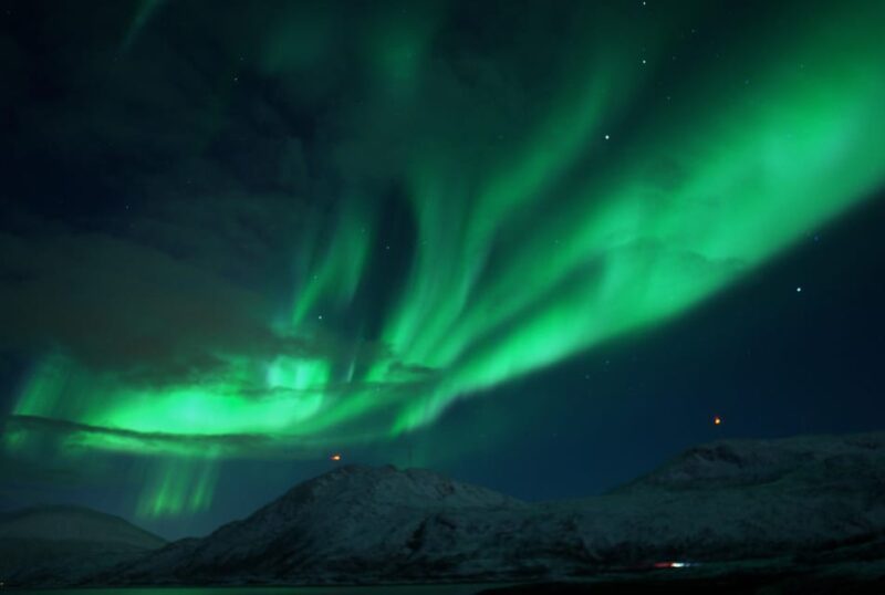 Tromsø: Small-Group Adventurous Northern Lights Hunt - Warmth and Comfort During Arctic Nights