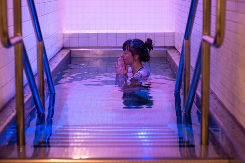 Tromsø: Spa/Pool with Bath, Sauna and Outdoor Heated Pool - What to Expect Inside the Tromsøbadet Facility