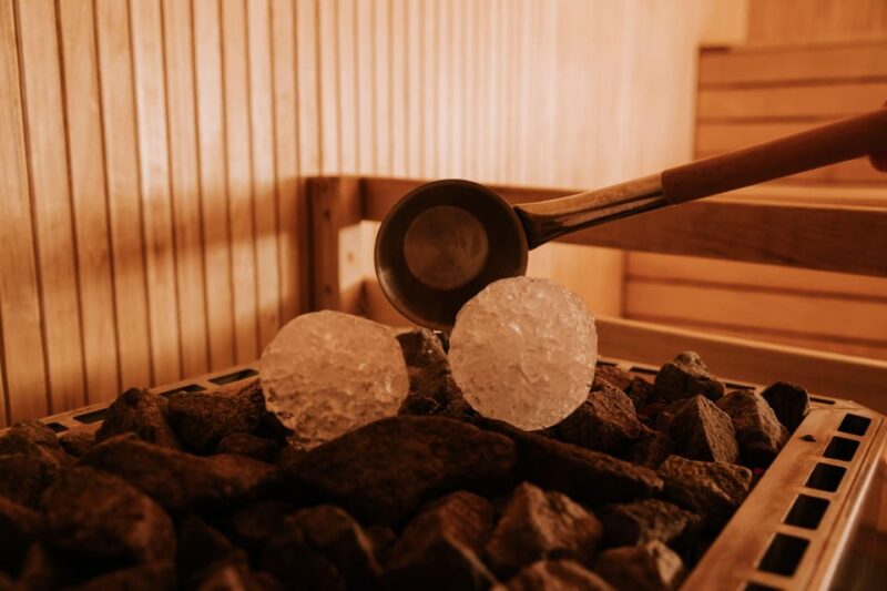 Tromsø: Spa/Pool with Bath, Sauna and Outdoor Heated Pool - Comparing Tromsøs Wellness Offerings to Similar Experiences