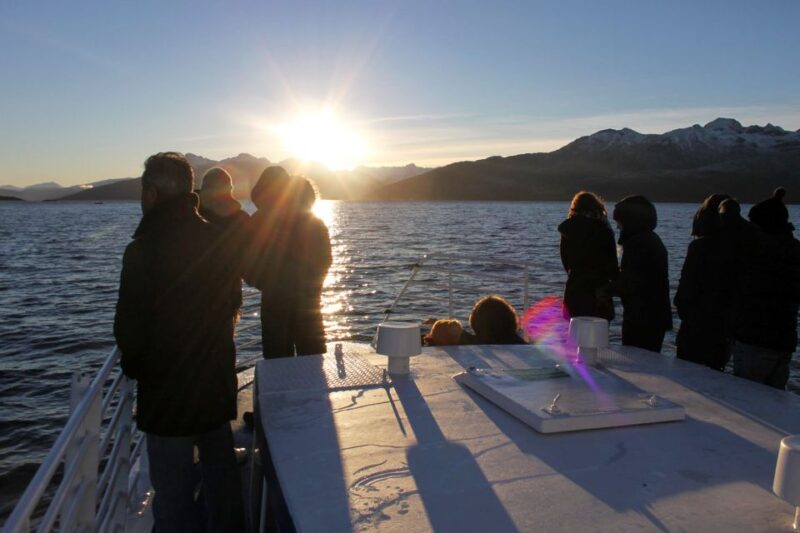 Tromsøs Top-Rated Fjord & Fishing Cruise  Lunch included - Comfort and Refreshments Aboard the Cozy Boat