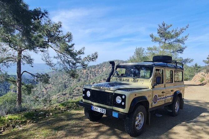 Troodos Mountains Jeep Tour with Wine Tasting - Wine Tasting at Linos Winery