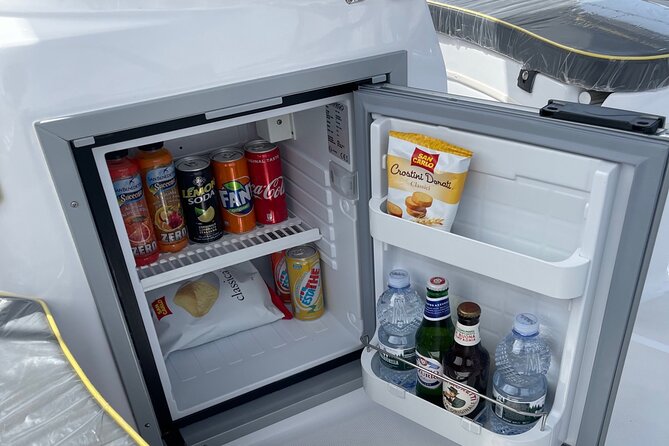 Tropea: Rental New Boat 2025. 4 hours of pure fun - 7 seats - The New 2025 Boat: Comfort and Safety Features