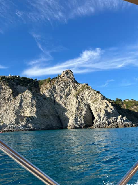 Tropea: tour in barca lungo la Costa degli Dei, snorkeling - Relaxation, Music, and Fun on Board