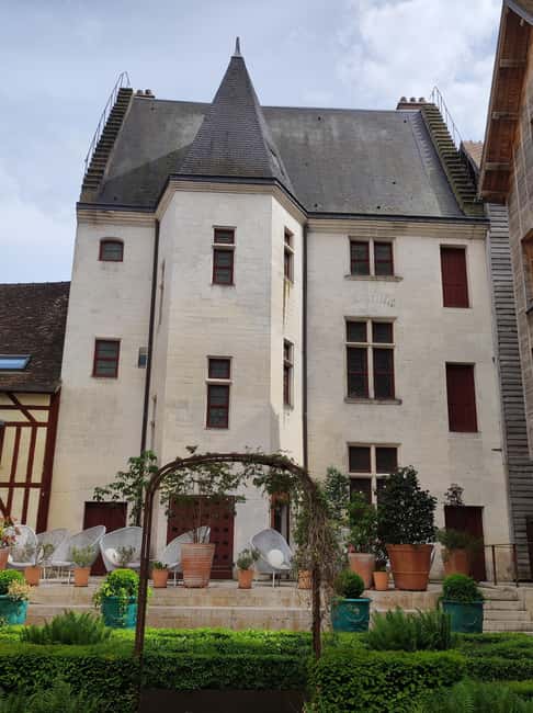 Troyes: "Troyes Roman" guided tour - Starting Point at Place Jean Jaurès