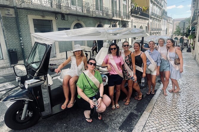 True 4Hour Private Tuk Tuk Tour: Discover Lisbon with a Local! - Sampling Local Flavors at Pastéis de Belém
