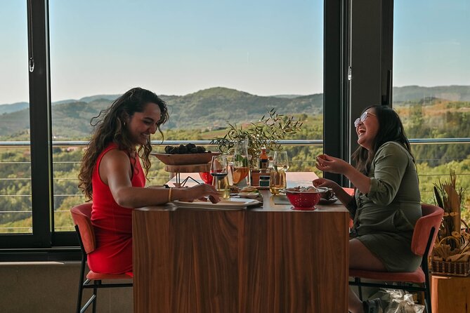 Truffle hunting & cooking tour - The Art of Truffle Hunting with Lily and Dalma