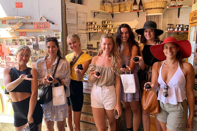 Truffle Hunting Experience Siena Tartufi - Exploring the Siena Hills with Moka and Alessandro