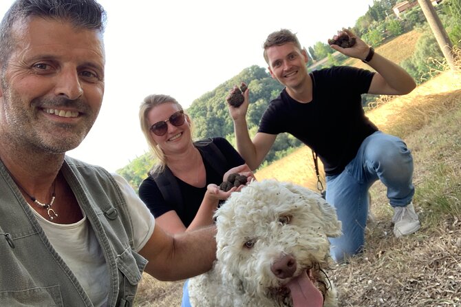 Truffle Hunting Experience Siena Tartufi - The Practicalities: Booking, Timing, and Group Size