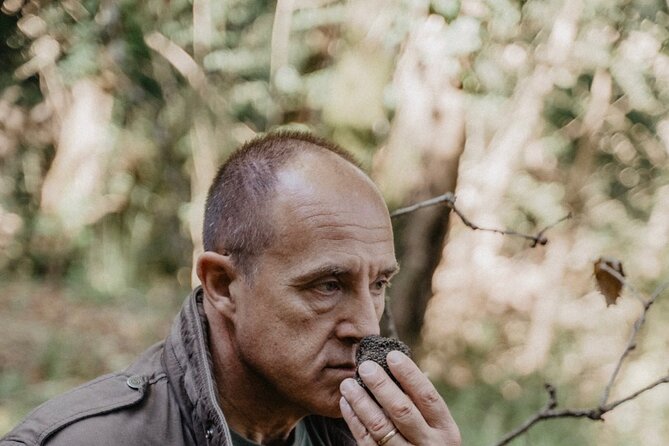 Truffle Hunting in Tuscany - Meeting Point at Le Pietre Vive in Castelnuovo Berardenga