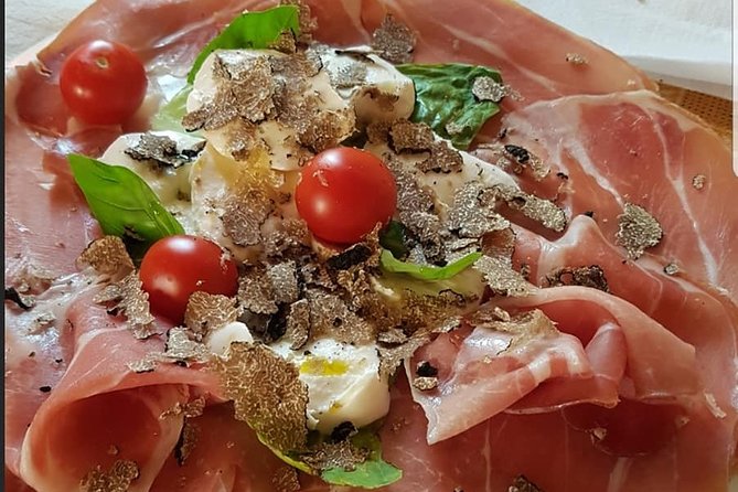 Truffle Hunting with Food tasting - Exploring the Molise Woods with Truffle-Hunting Dogs