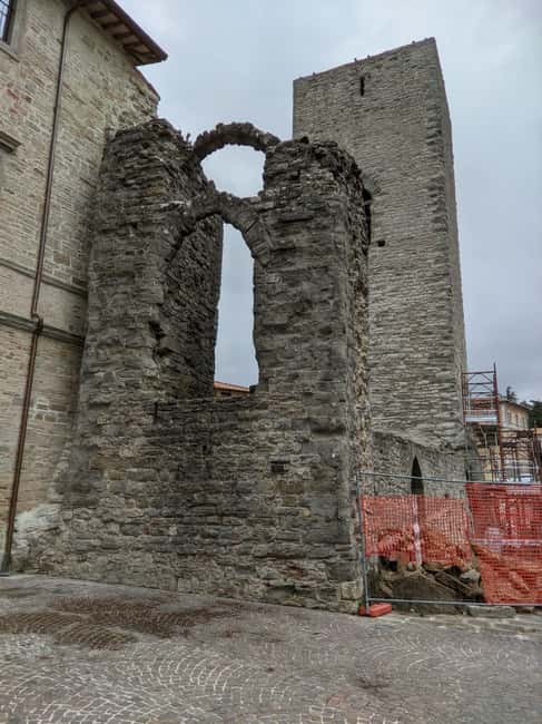 Truffle trail between Gubbio and Pietralunga: an e-bike tour combining taste and history - Key Points