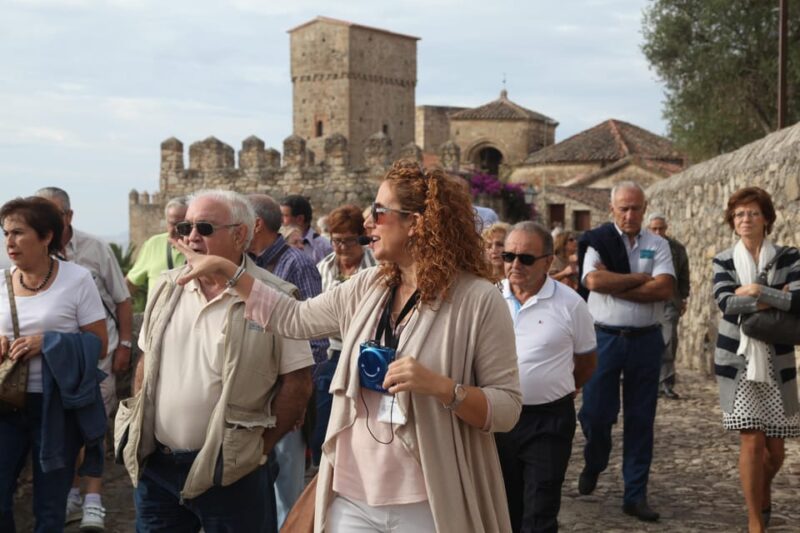 Trujillo : Guided visit "Medieval Scenery and Route of the Discoverers". - Exploring Santa María la Mayor Church
