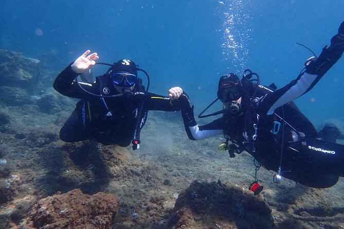 Try Scuba Diving in Lanzarote (No experience needed) - Discover the Location of Playa Chica Dive Site in Lanzarote