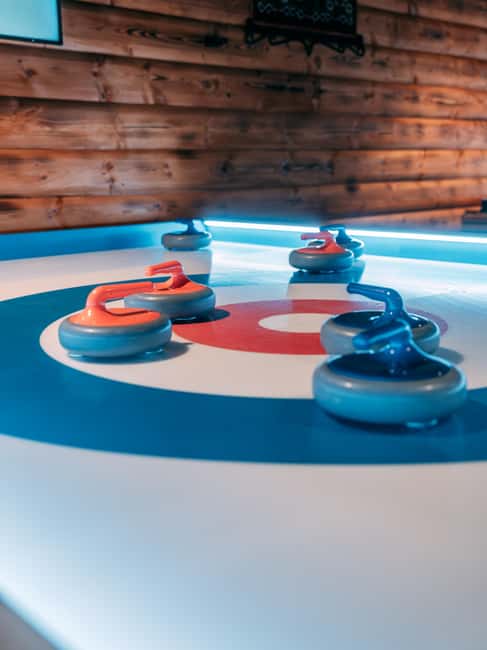 Try Street-curling in Top Bergen Activity Bar! - Group Size and Booking Flexibility
