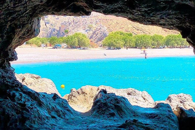 Trypiti beach and gorge Jeep Safari - Descending into the Impressive Tripiti Gorge