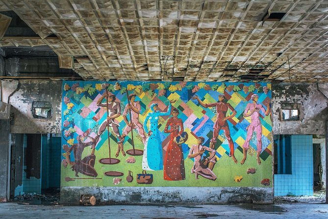 Tskaltubo and Chiatura: 2-days urbex tour - Tskaltubo’s Radon Baths and Park Walks