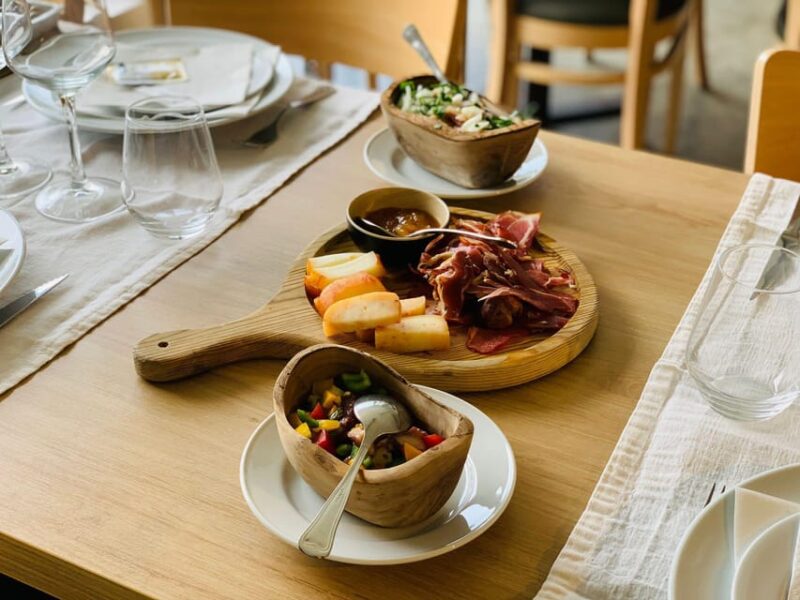 TUA, Ansiães: Boat Trip (Tua - Pinhão) + Lunch (Calça Curta) - Discover the Douro Valley with a Scenic Boat Trip and Gourmet Lunch