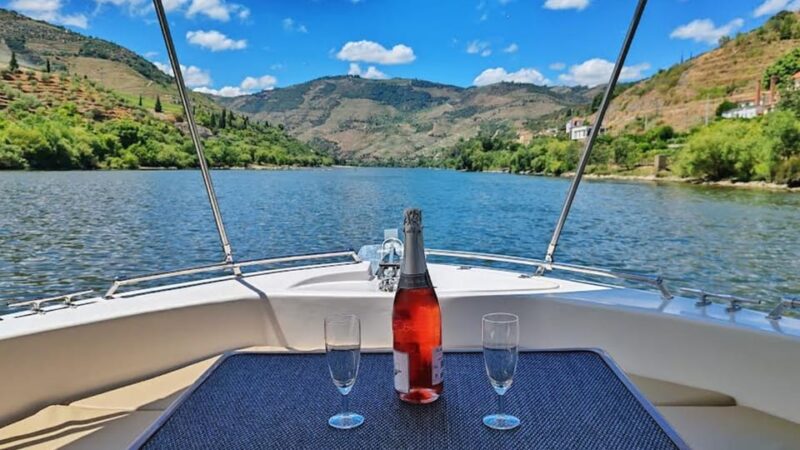 TUA, Ansiães: Boat Trip (Tua - Pinhão) + Lunch (Calça Curta) - The Lunch at Calça Curta with a View of the Douro
