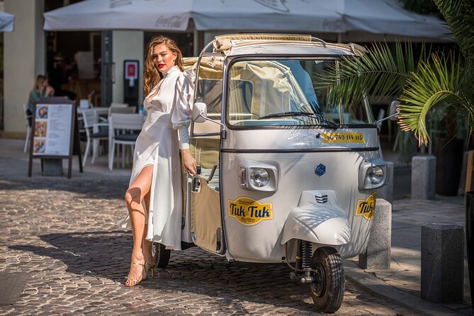 Tuk Tuk Bucharest Romantic Tour - miniBAR included - The Guide and Atmosphere: Personal and Knowledgeable