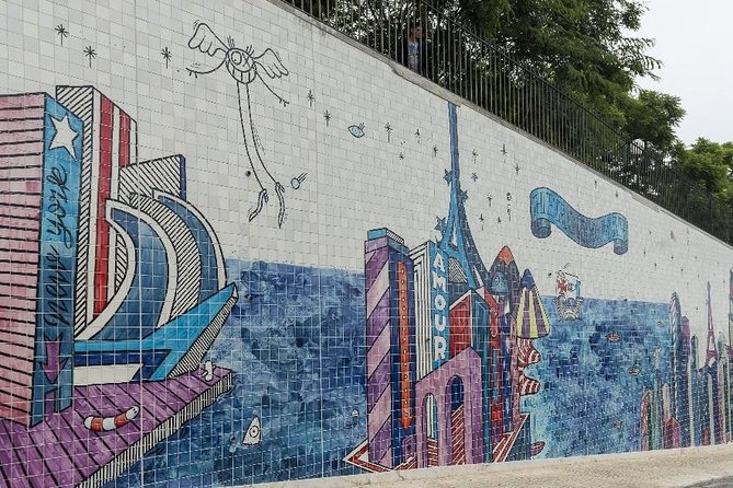 Tuk Tuk Lisbon: Exploring Urban Art 2H or 3H - Spot the Hidden Art of Vhils in Lisbon