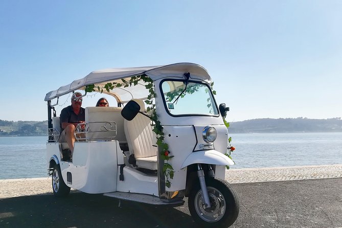 Tuk Tuk Lisbon Guided tour! 100% PRIVATE & PERSONALIZED - Flexible Stop at the Monastery: Inside or Outside