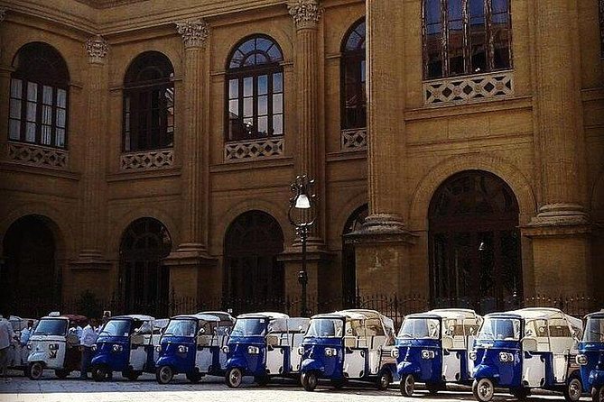 Tuk tuk ride, ape car - The Highlights: From Theaters to Historic Markets