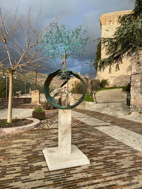 Tuk Tuk: Spello & Villa Mosaici ITALIAN DRIVER+INGL+SPAGNOLO - Cost and Value of the Experience