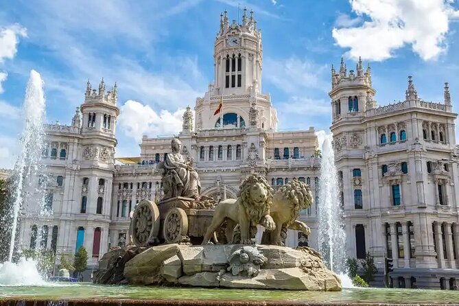 Tuk Tuk Tour Madrid 90 mins - Highlighted Landmarks: From Royal Palaces to Sports Stadiums
