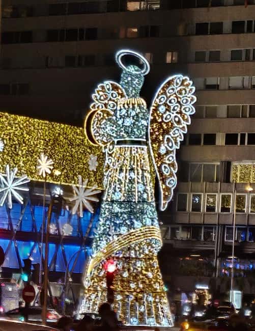 Tuk-tuk Tour: The magic of Christmas lights with a cava tasting - Logistics and Practical Tips