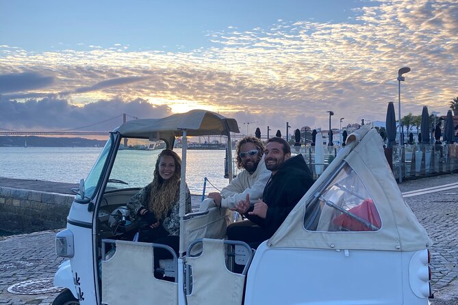 Tuktuk adventure through Lisbon - Discovering Alfama’s Charm From Miradouro das Portas do Sol and Santa Luzia