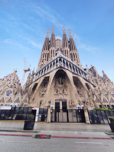 Tur Barcelona în Român - Discover Barcelona in Just 3 Hours with a Romanian-Speaking Guide