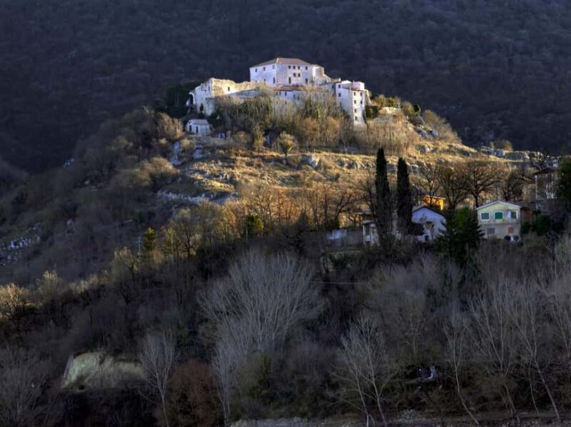 Turano Lake: full day trip with Hike, Castle, Tour and Lunch - Enjoying a Homemade Italian Lunch