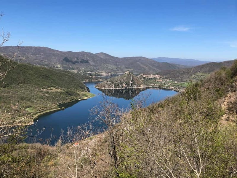 Turano Lake: full day trip with Hike, Castle, Tour and Lunch - Suitability and Recommendations