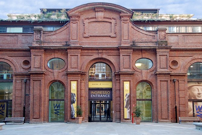 Turin: Egyptian Museum Monolingual Skip-the-Line Guided Mystery Tour,Small group - Navigating the Museum with a Small Group