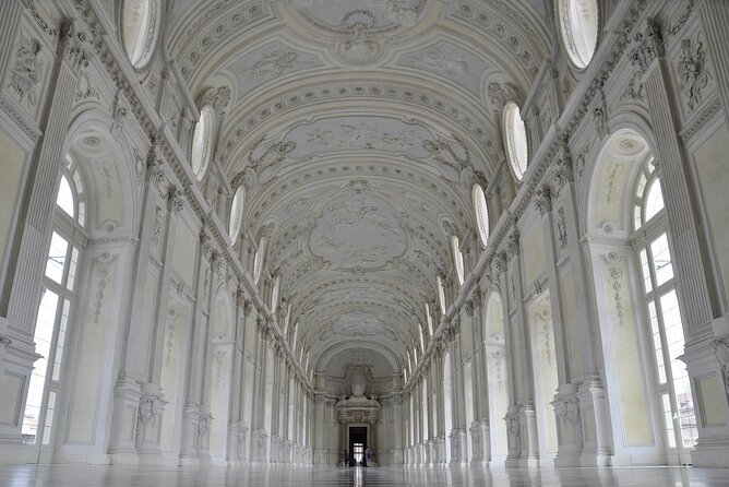 Turin: Reggia of Venaria guided experience - The Complex of Juvarra and Outdoor Highlights