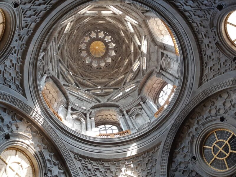 Turin: Royal Palace & Cathedral Tour w/ Skip-the-line Entry - The Significance of the Holy Shroud and Ongoing Scientific Research