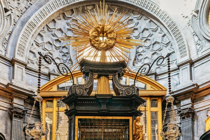 Turin: Royal Palace & City Tour Guided Experience - The Role of the Expert Guides