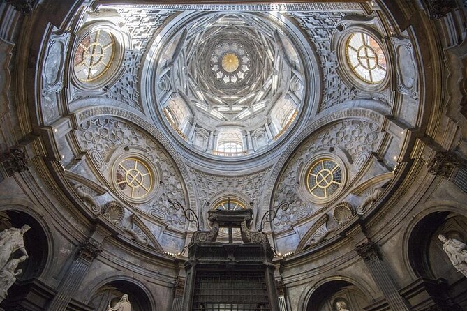Turin Royal Palace Private Guided Tour with Skip-the-Line Entry - Admiring the Chapel of the Holy Shroud: Italy’s Sacred Treasure