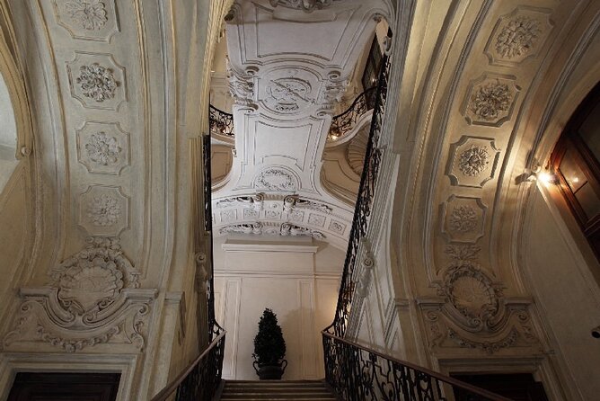 Turin Royal Palace Private Guided Tour with Skip-the-Line Entry - Meeting Point and Accessibility