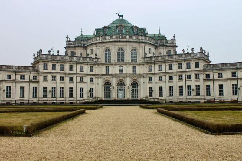 Turin: Stupinigi Palace UNESCO Site Guided Historical Tour - Inside the Palace: Central Hall and Royal Apartments