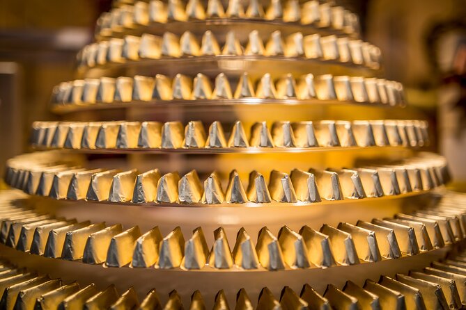 Turin Sweet & Chocolate Walking Food Tour by Do Eat Better - Logistics and Meeting Points