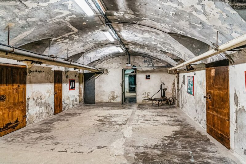 Turin: Underground Tunnels Guided Tour - Logistics and Group Experience