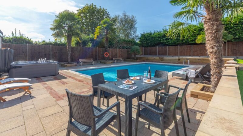 Turkish BBQ with Swimming Pool and Hot Tub - Experience a Traditional Turkish BBQ in Hertfordshire for $133.35